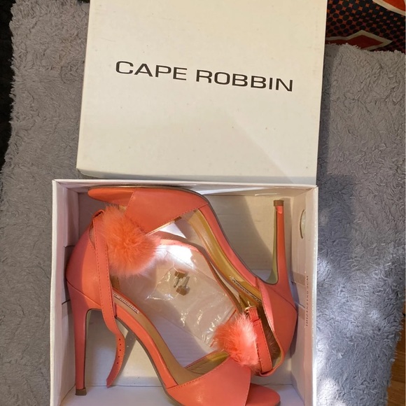 Woman heels - Picture 5 of 7